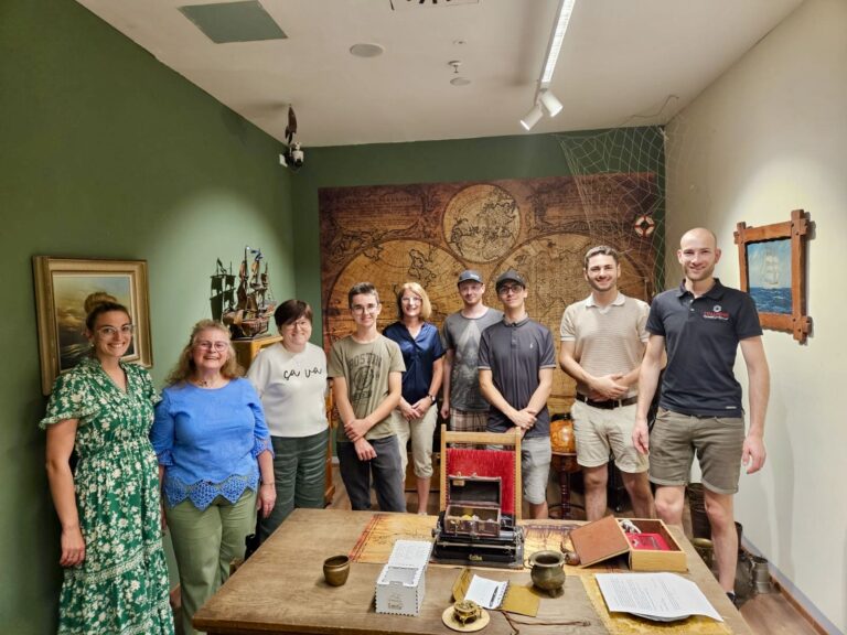Team STALLHOFER nach erfolgreicher Escape Room Challenge in MĂŒnchen