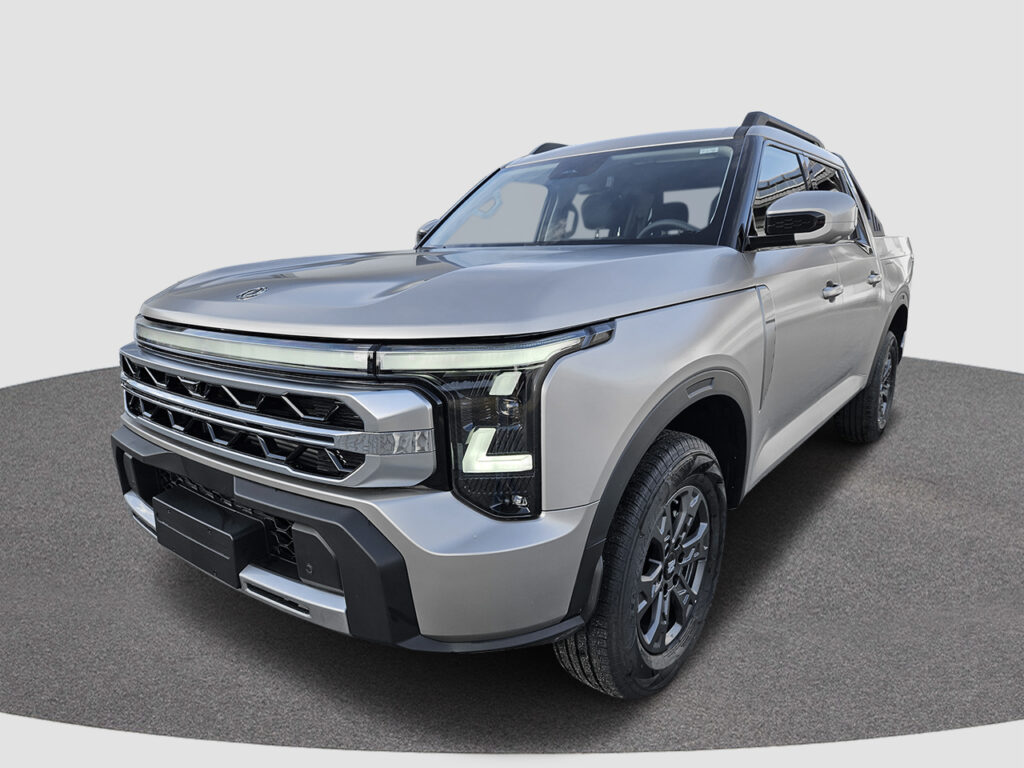 Dongfeng Rich 9 Pickup mit Voll-LED-Hauptscheinwerfern und LED-Tagfahrlicht ähnlich wie ein Isuzu D-Max