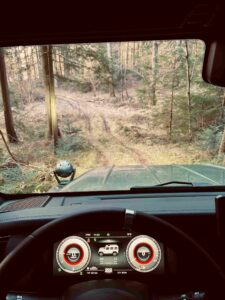 Cockpit des BAW 212 im Wald bei der STALLHOFER OFFROAD EXPERIENCE DAY im Rottal-Inn