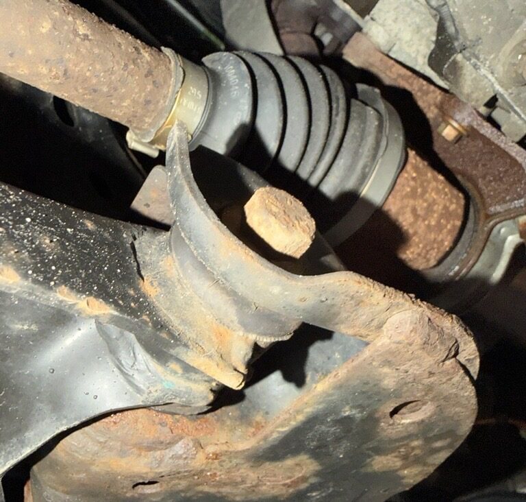 Starker Rost am Fahrzeugunterboden – Beispiel für Korrosion ohne Unterbodenkonservierung